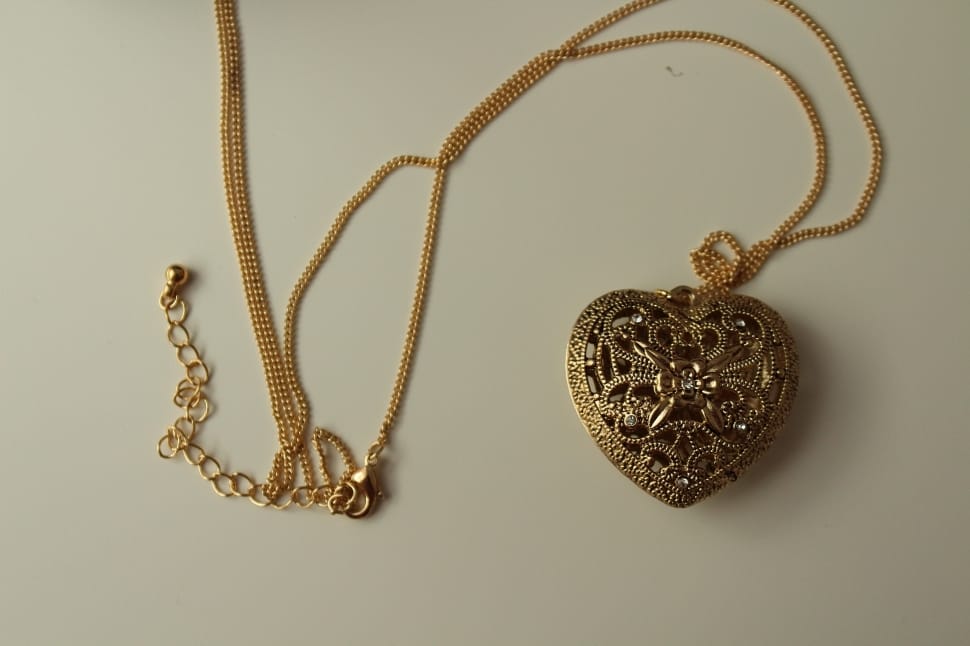 Gold Heart Pendant Nekclace Preview - Jewellery Old - HD Wallpaper 