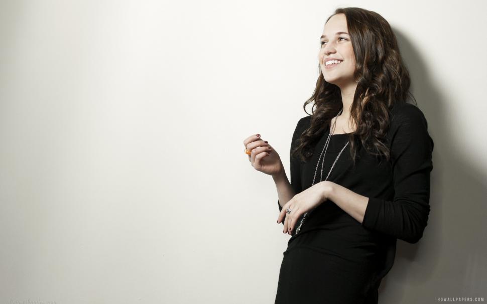 Alicia Vikander Wallpaper,vikander Hd Wallpaper,alicia - Alicia Vikander Smile - HD Wallpaper 