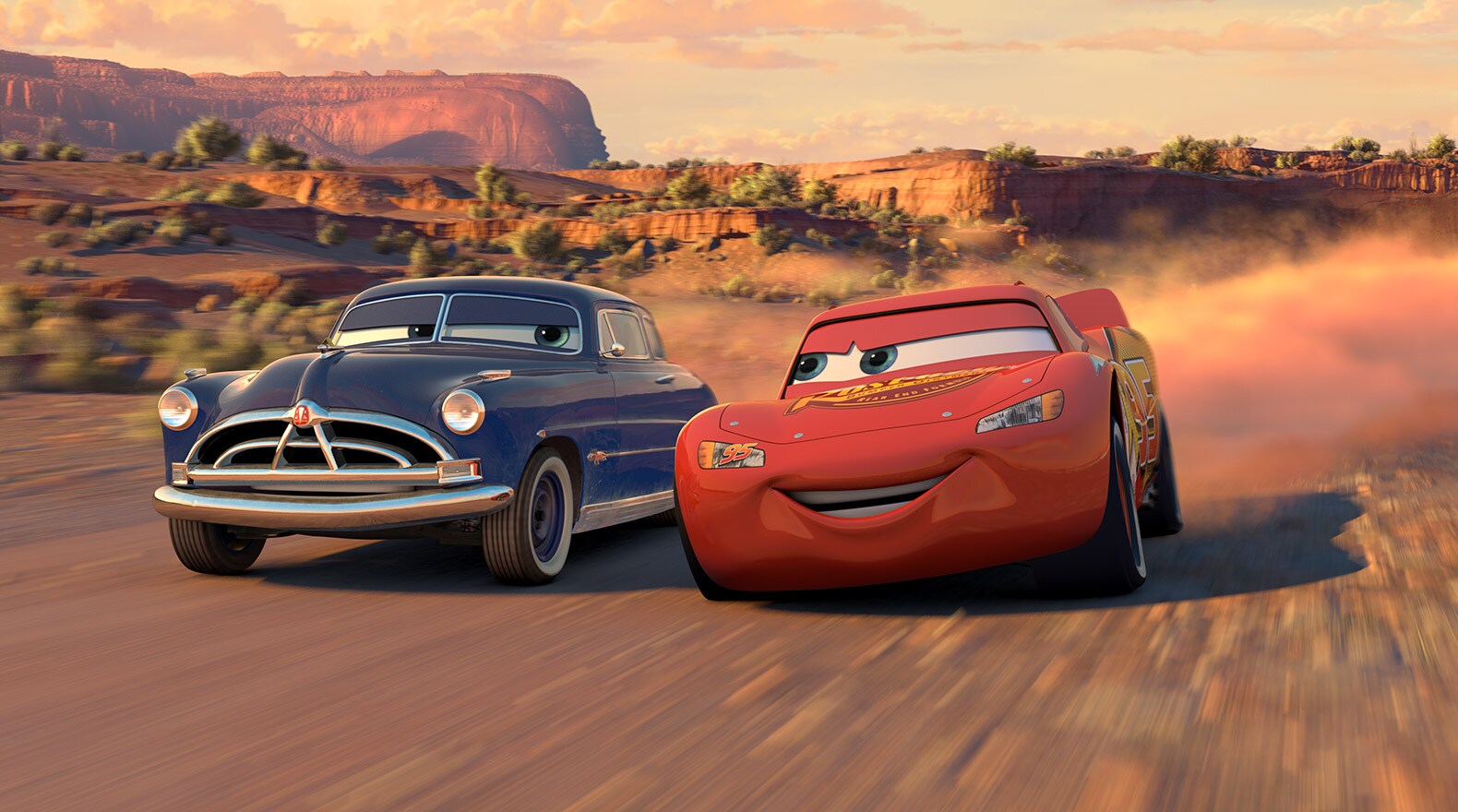 Doc And Lightning Mcqueen - HD Wallpaper 