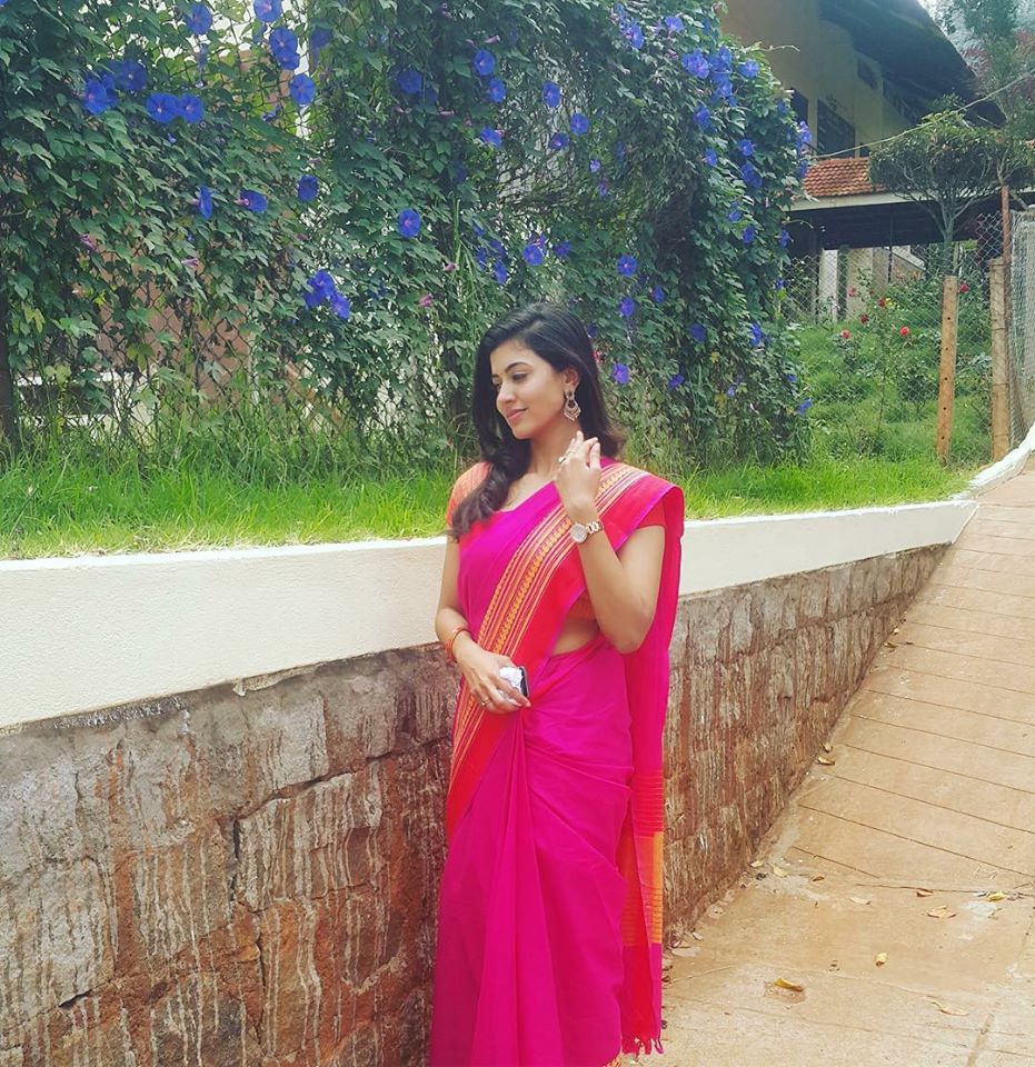 Anju Kurian Photos, Anju Kurian Wallpapers And Anju - Anju Kurian In Saree - HD Wallpaper 