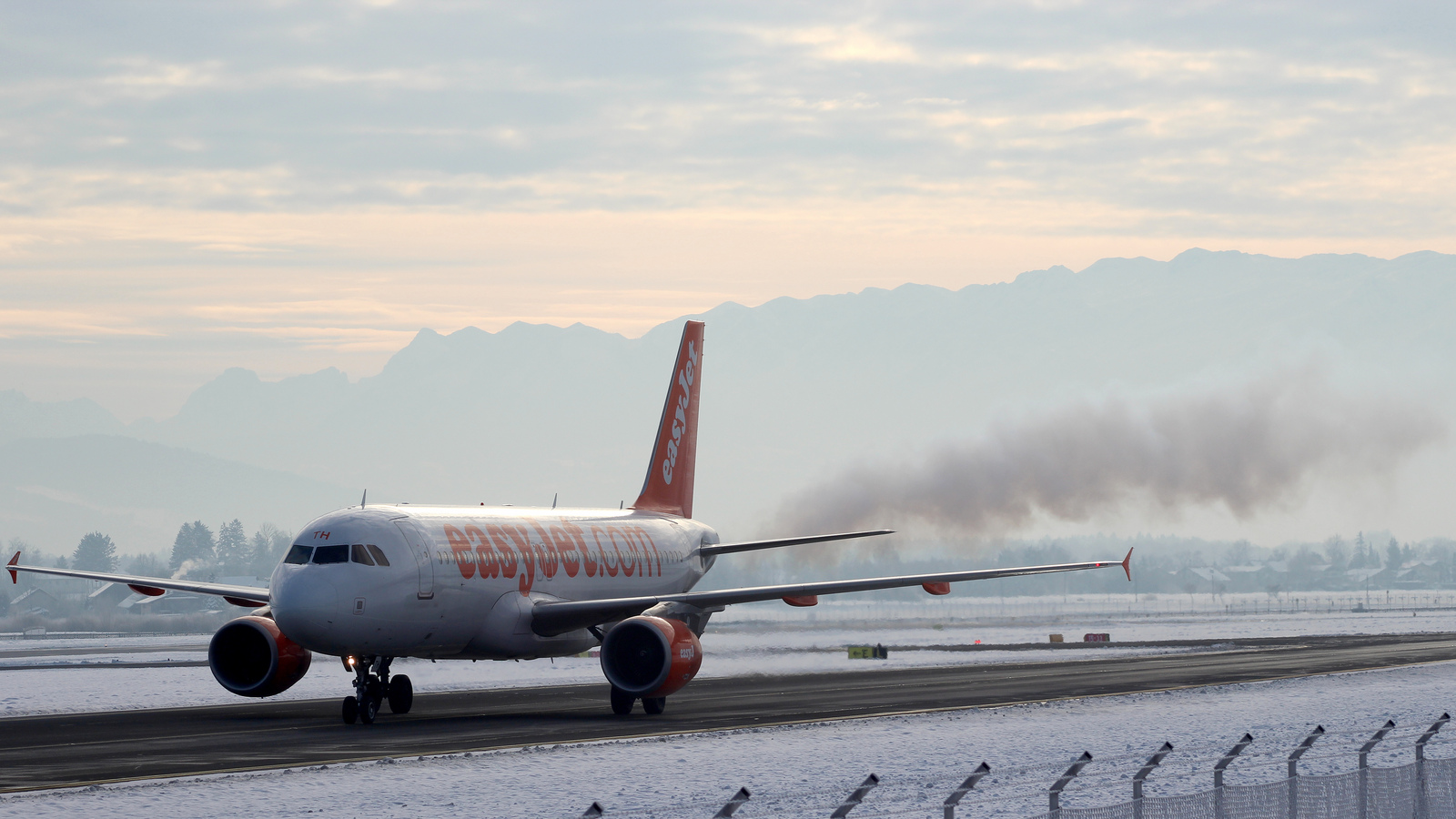 Easyjet Luton Visit, A320 Type Rating, Bases And The - A320 Easyjet - HD Wallpaper 