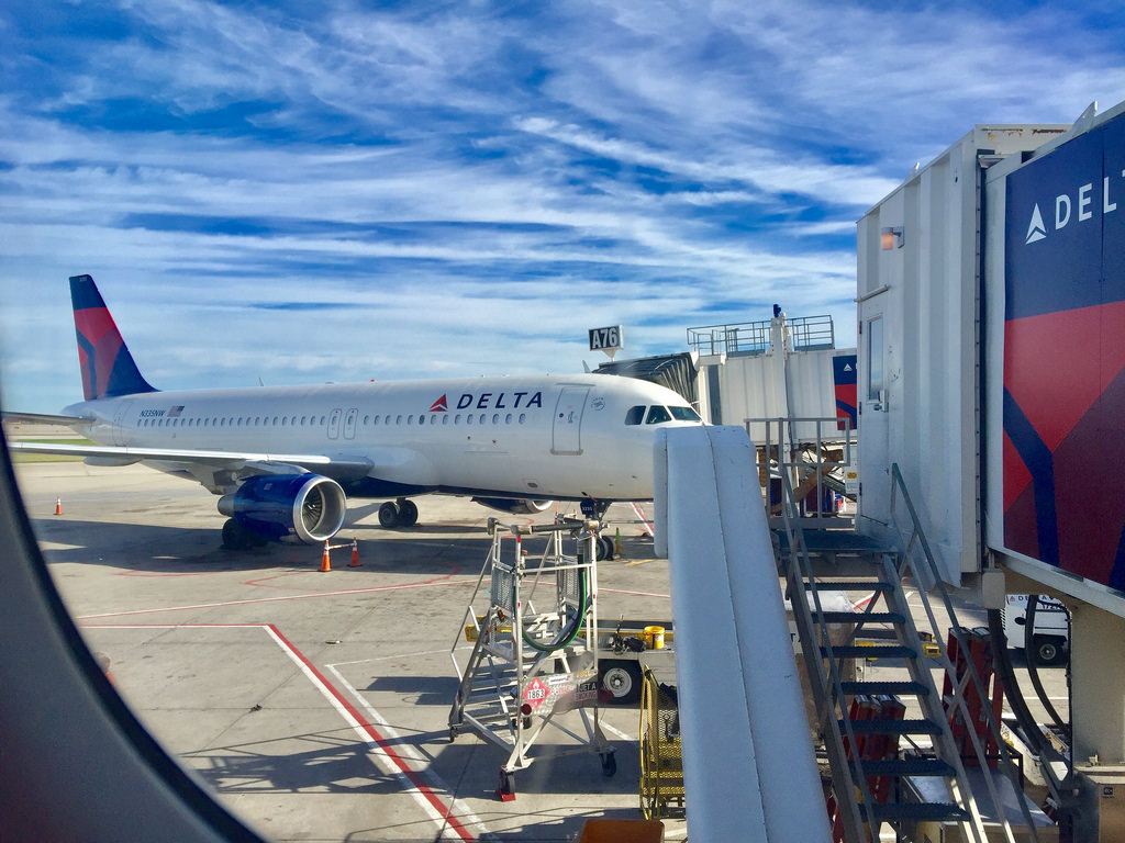 Delta Airlines Fleet Airbus A320-200 N335nw Parking - HD Wallpaper 