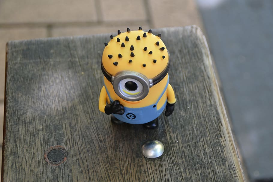 Minion, Bank, Street, Cartoon, Yellow, Brown, Gru, - HD Wallpaper 