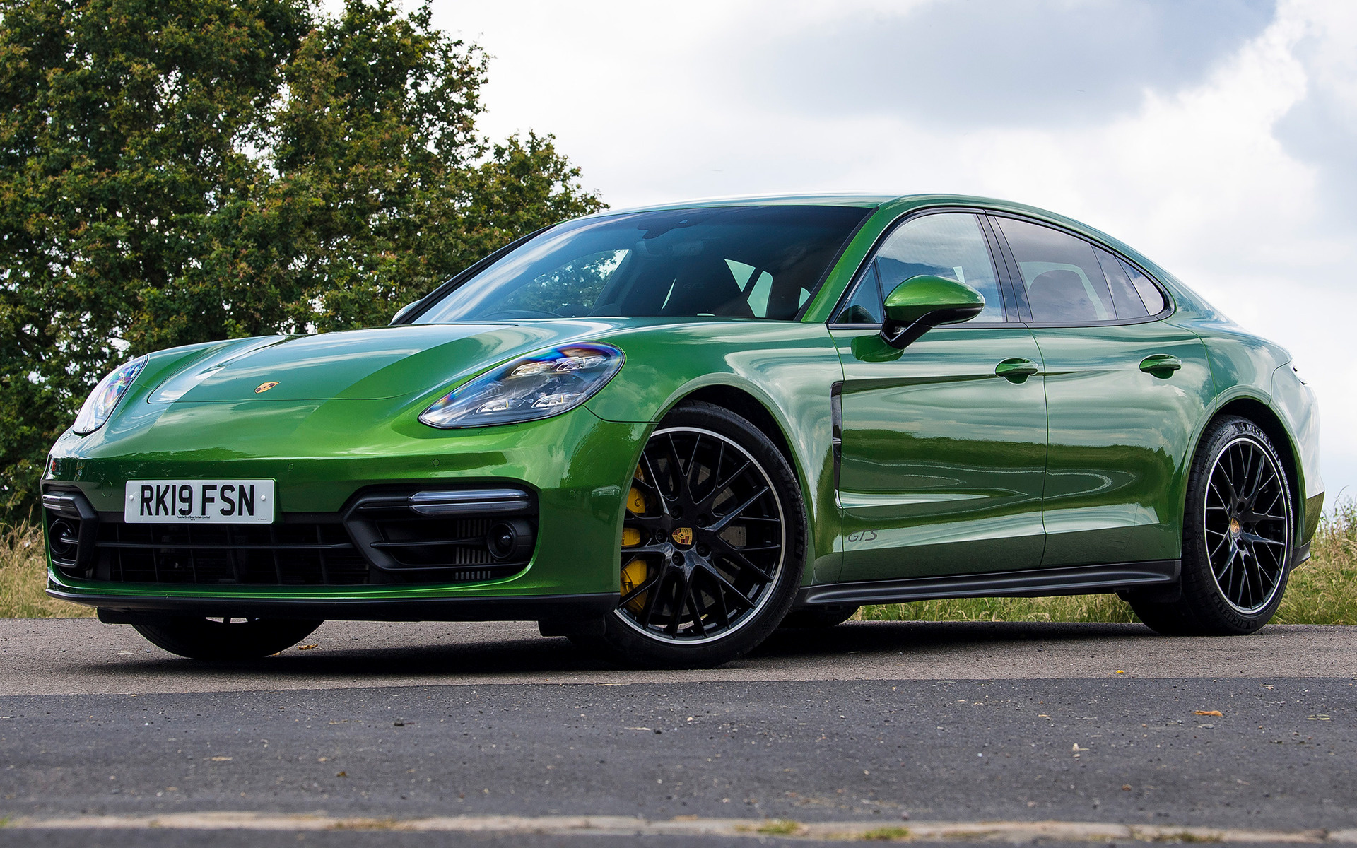 Porsche Panamera Gts - HD Wallpaper 