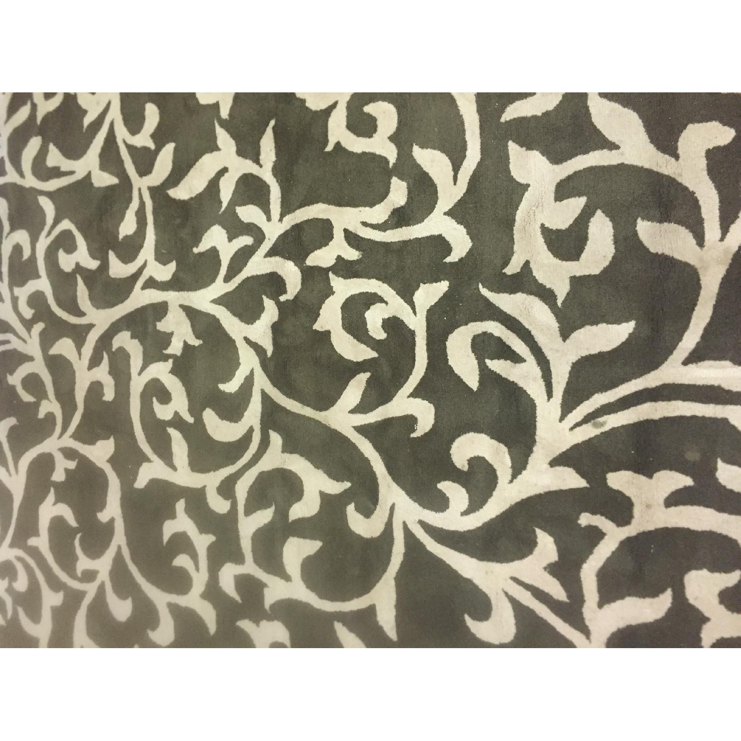 Restoration Hardware Baby & Child Girl S Paisley Rug - Wallpaper - HD Wallpaper 