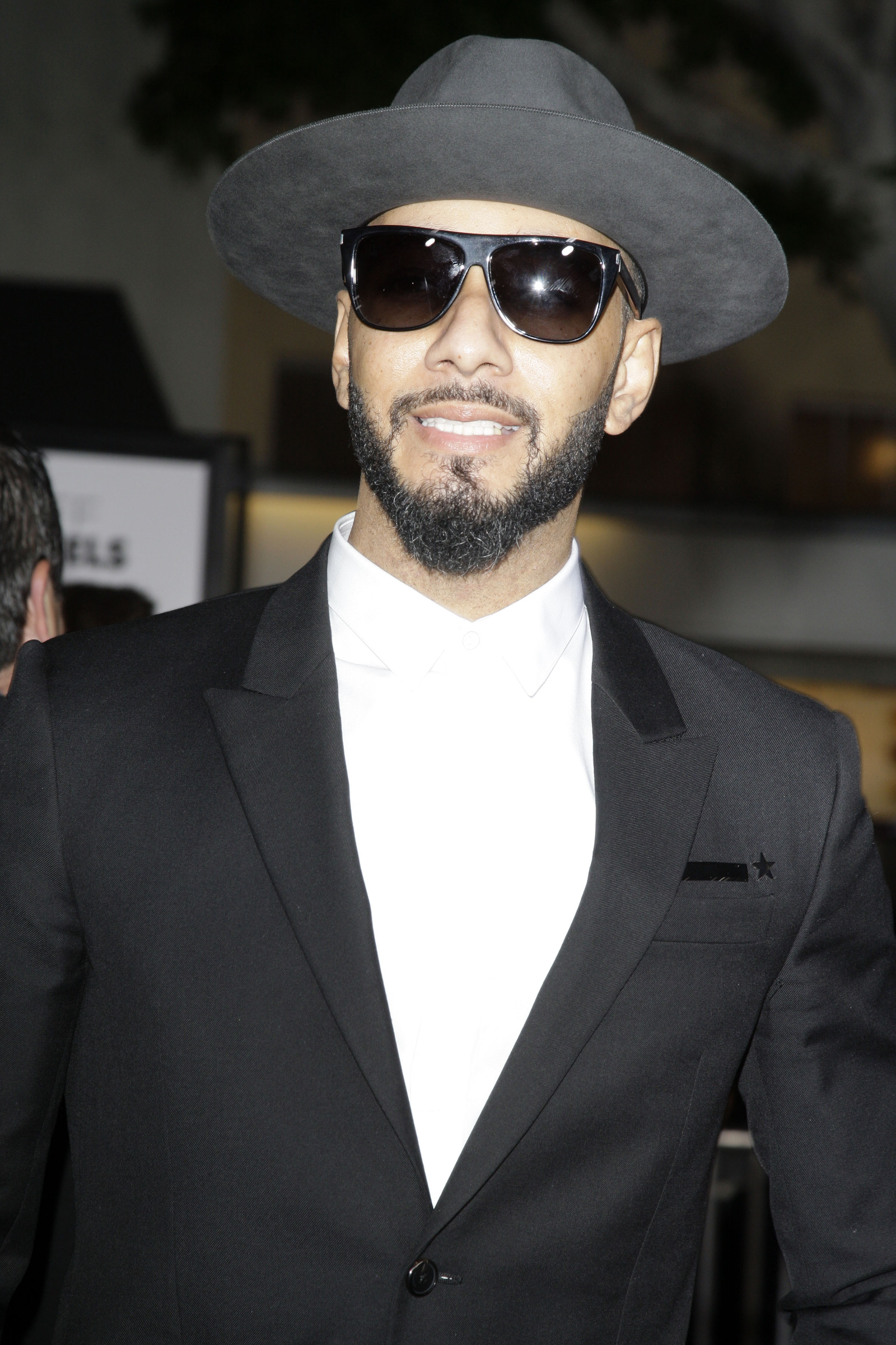 Gentleman - HD Wallpaper 