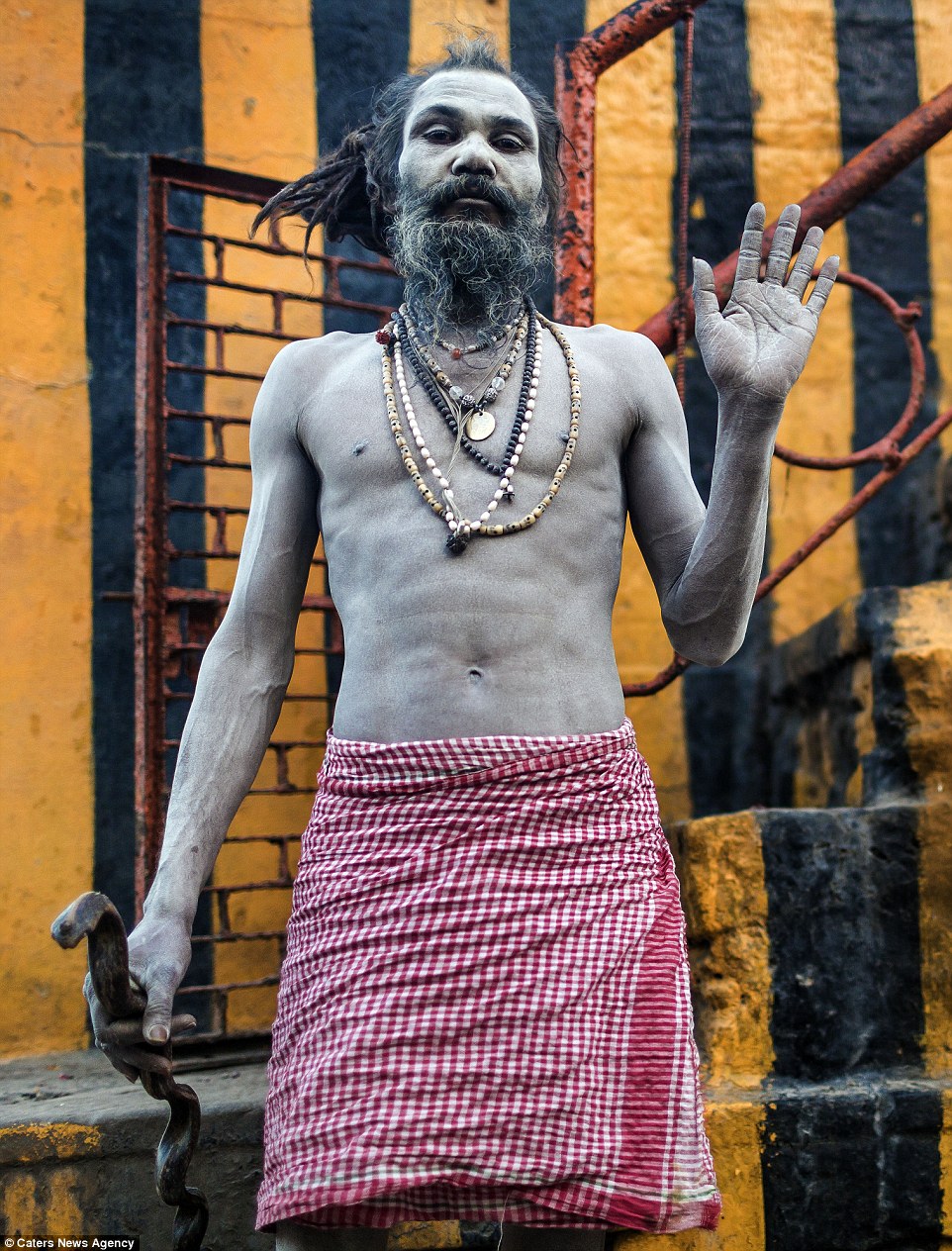 Their Religion Is A Sect Of Hinduism, But The Monks - Cannibal India - HD Wallpaper 