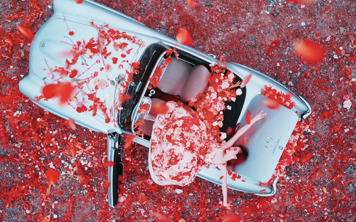 Hyuna Flower Shower - HD Wallpaper 