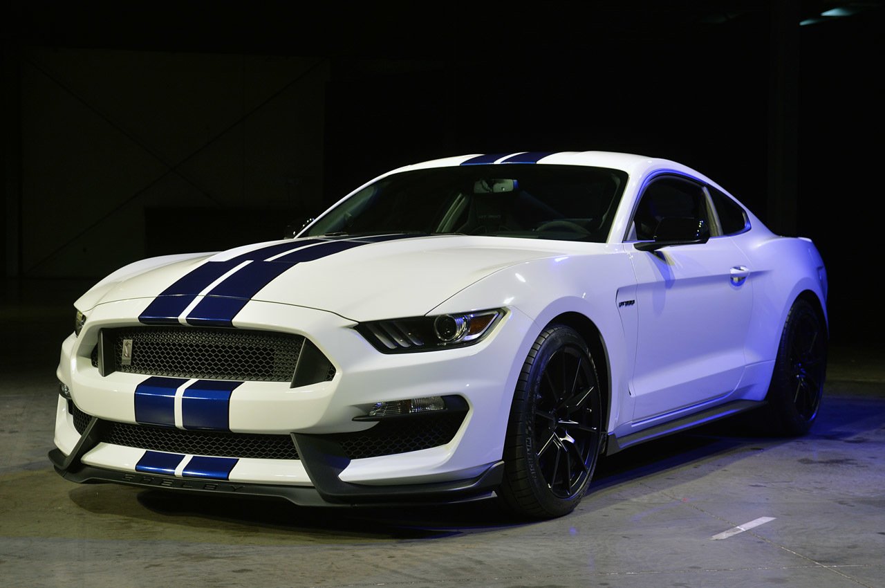 2016 Ford Shelby Gt350 Wallpaper Hd - HD Wallpaper 