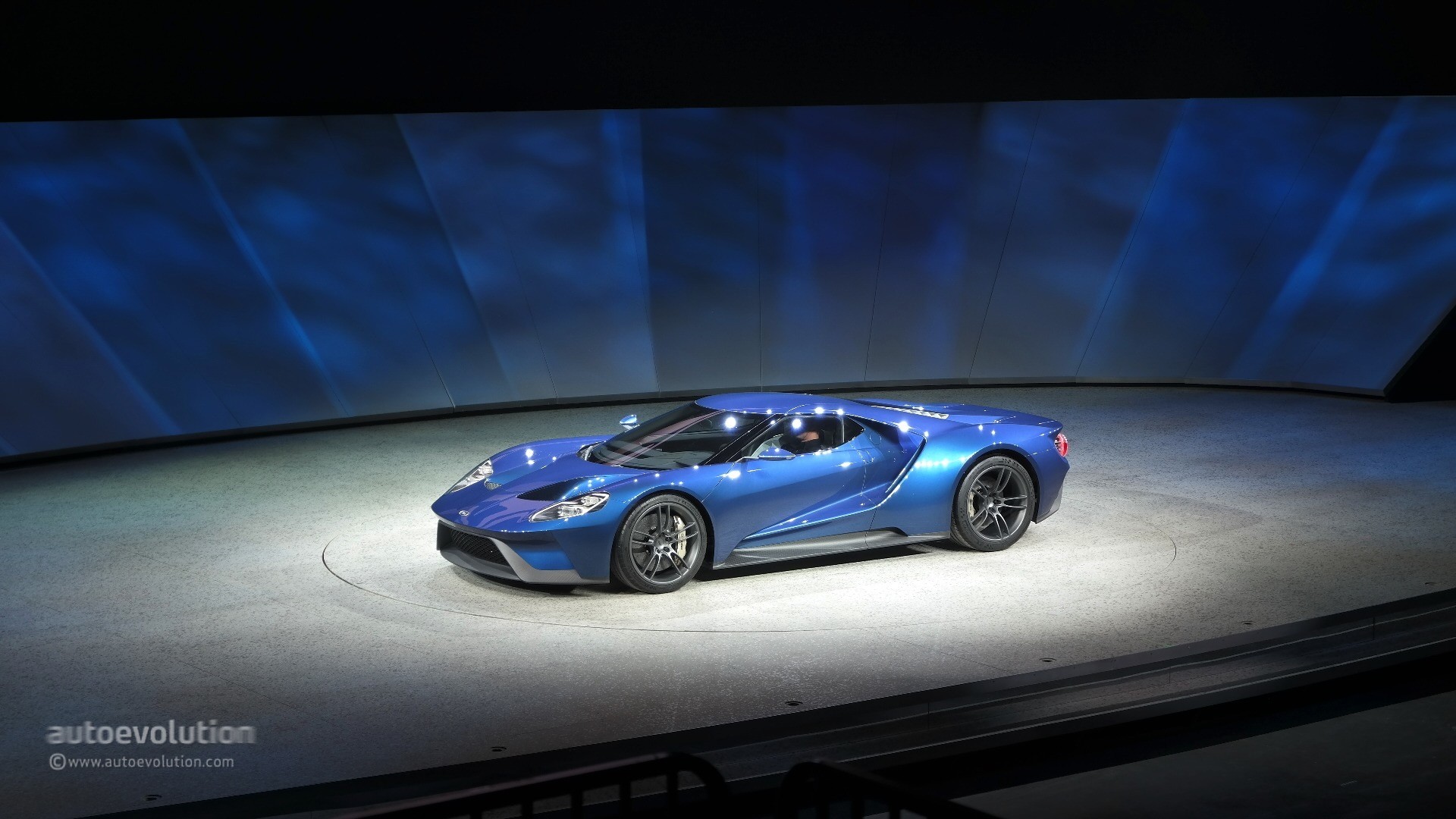 Supercar - HD Wallpaper 