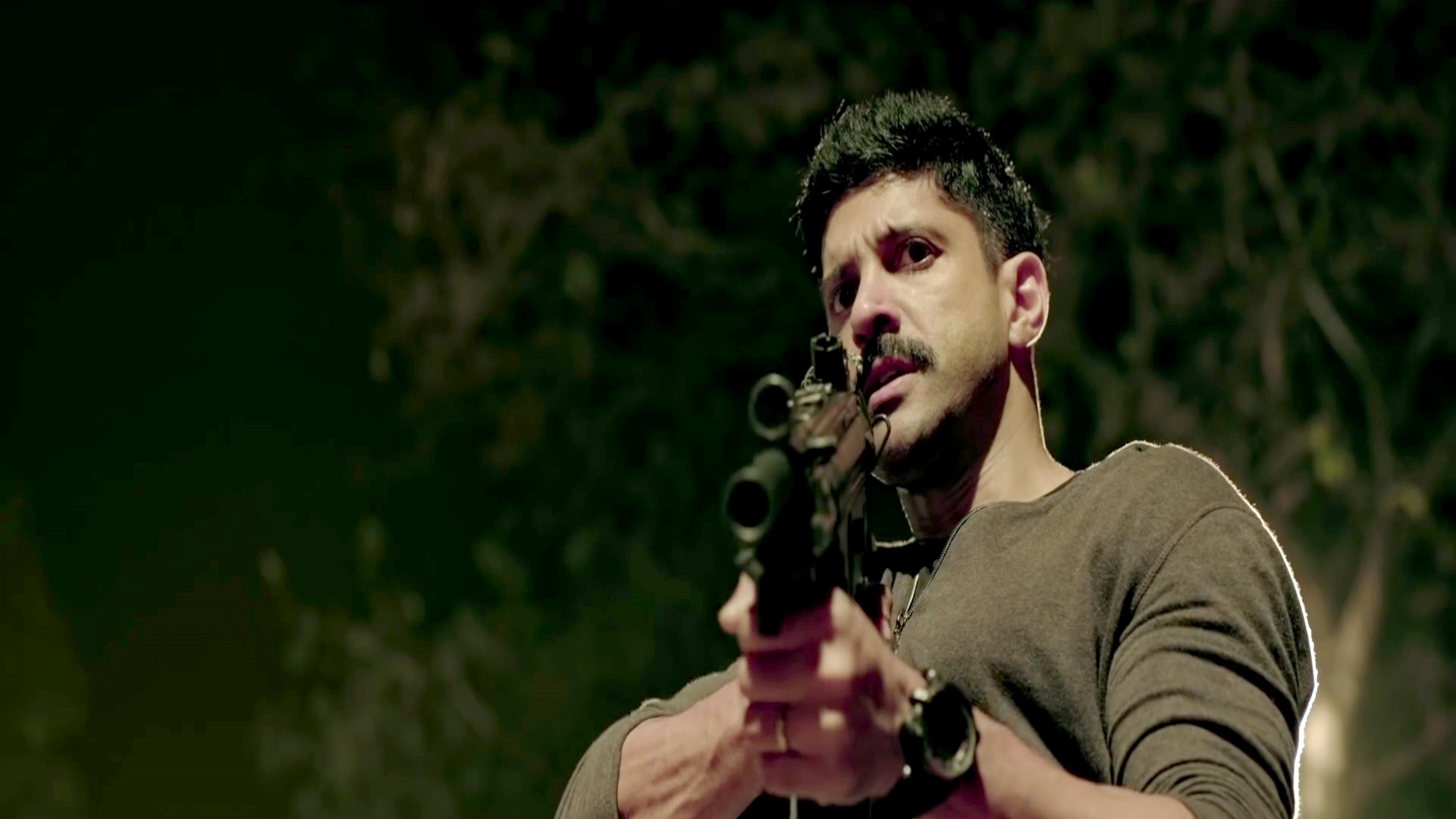 Wazir Movie Farhan Akhtar - HD Wallpaper 