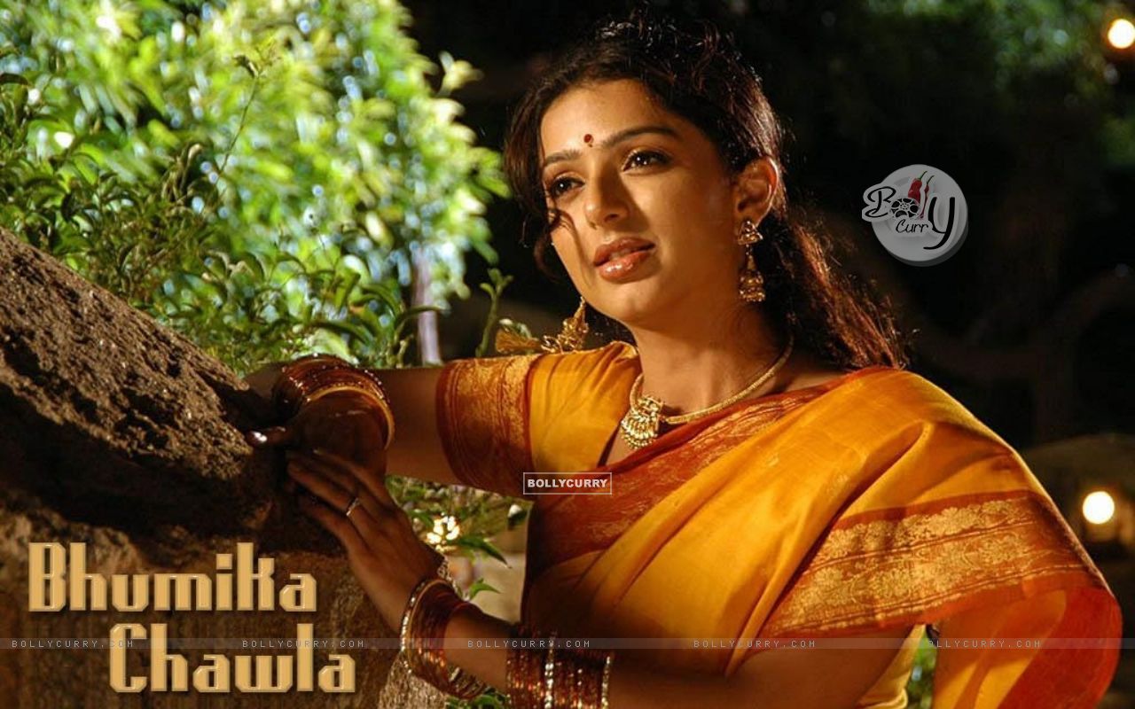 Bhumika Chawla Size - Tree - HD Wallpaper 