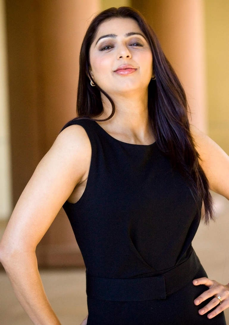 Bhumika Chawla Wallpapers In Black Clothes - Bhumika Chawla In Black Dress - 770x1091 Wallpaper Bhumika Chawla Wallpapers In Black Clothes - Bhumika Chawla In Black Dress - 770x1091 Wallpaper
