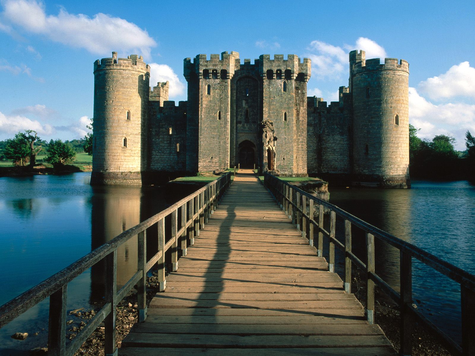 Bodiam Castle - HD Wallpaper 