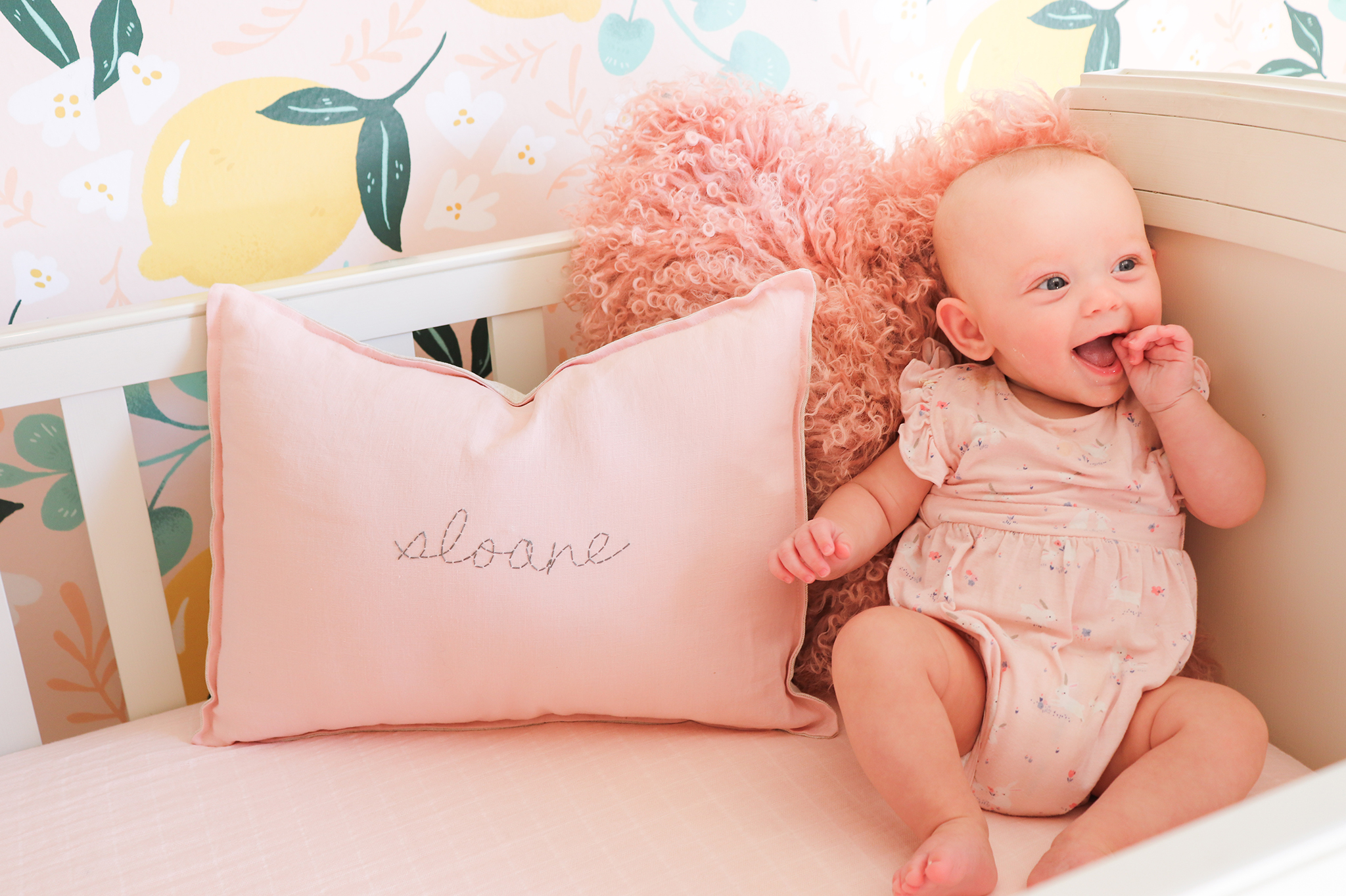 Peach And Lemon Nursery - HD Wallpaper 