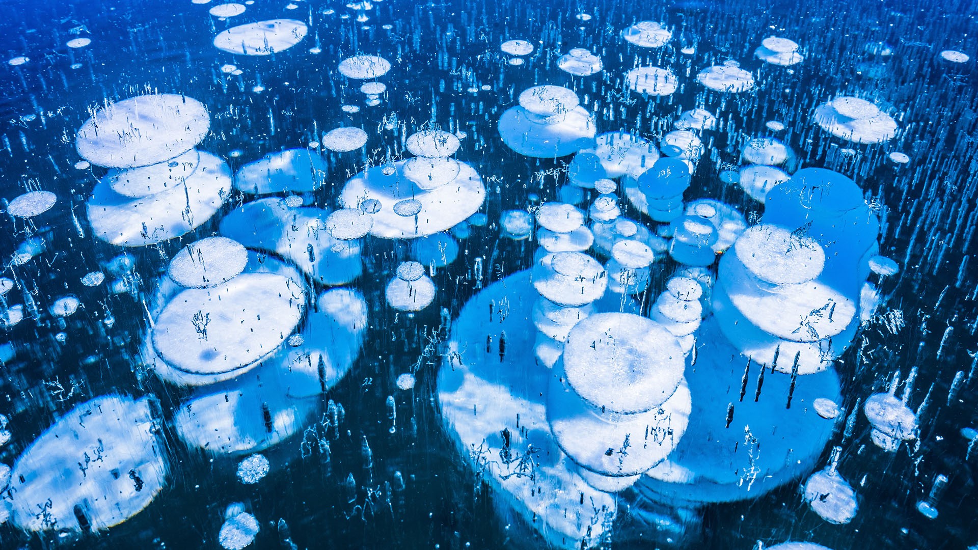 Lago Bianco Ice Bubbles - HD Wallpaper 