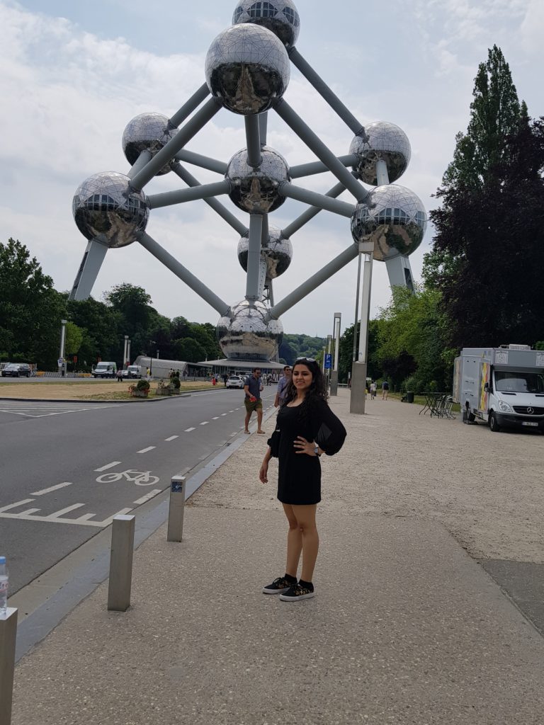 Atomium - HD Wallpaper 