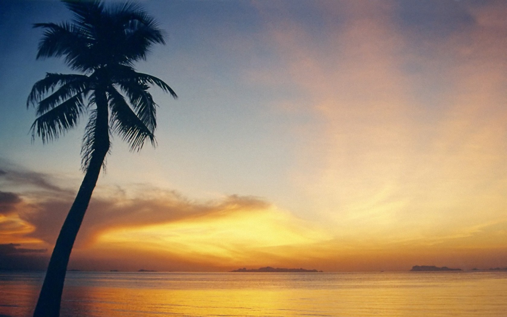 Pantai Cahaya Bulan 01 Wallpaper - HD Wallpaper 