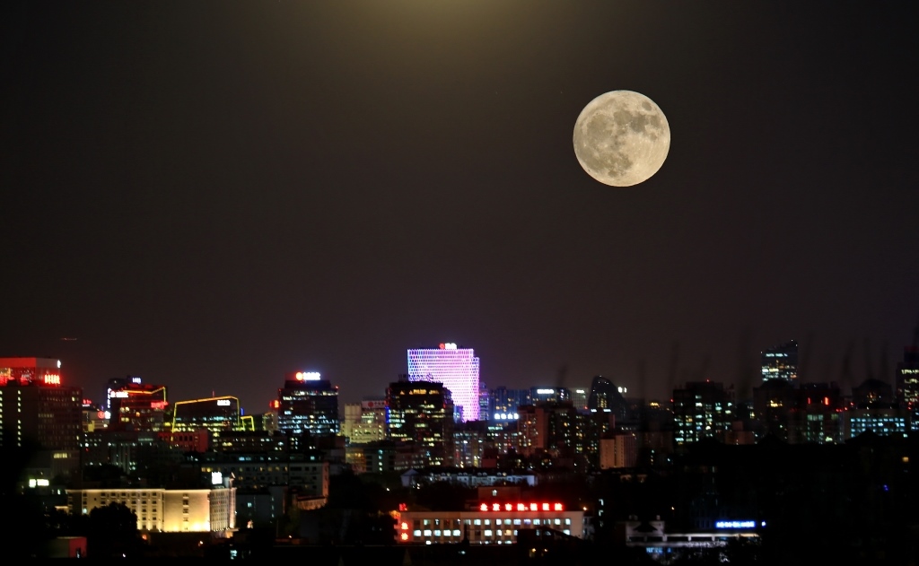Bulan Yang Indah - Moon - HD Wallpaper 