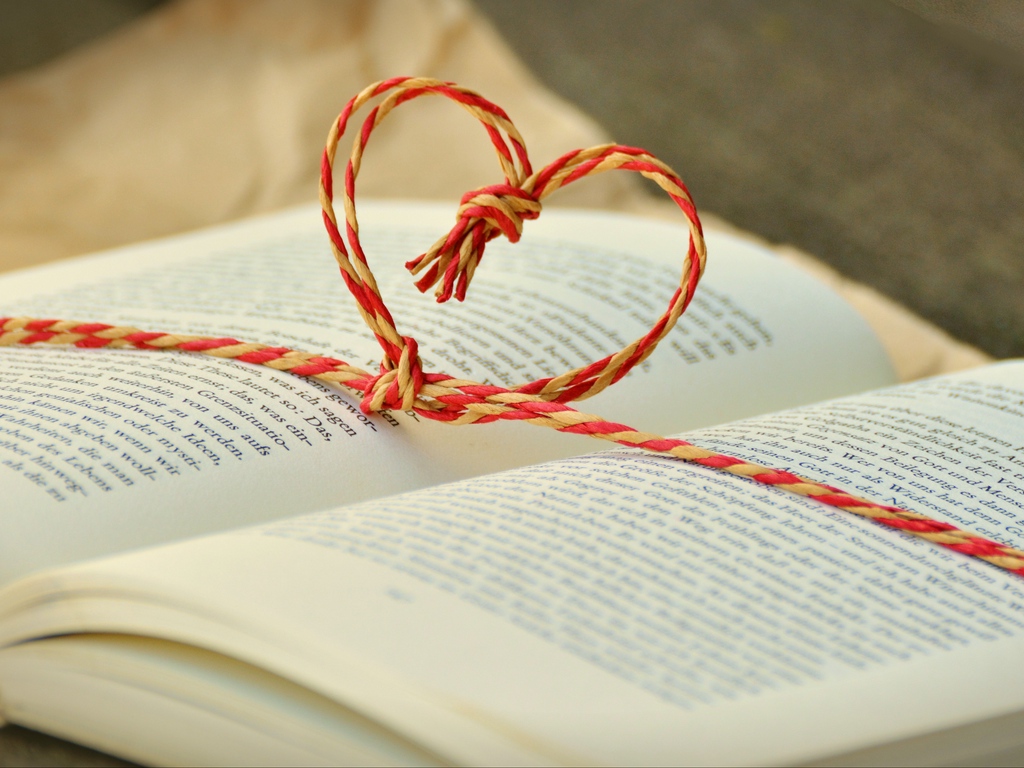 Wallpaper Book, Heart, Love, Thread - Thread Heart - HD Wallpaper 