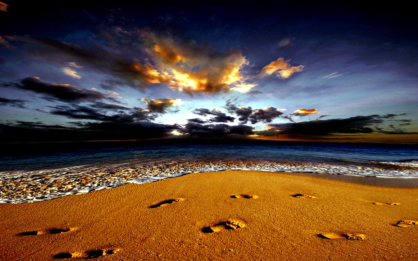 Related Wallpapers From Key West Wallpaper Html Code - Beach Footprints - HD Wallpaper 