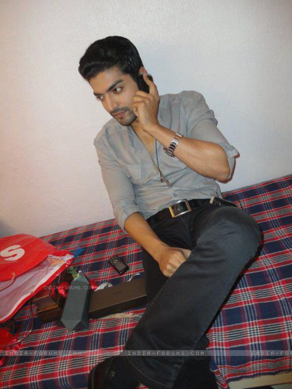 Punar Vivah - Sitting - HD Wallpaper 