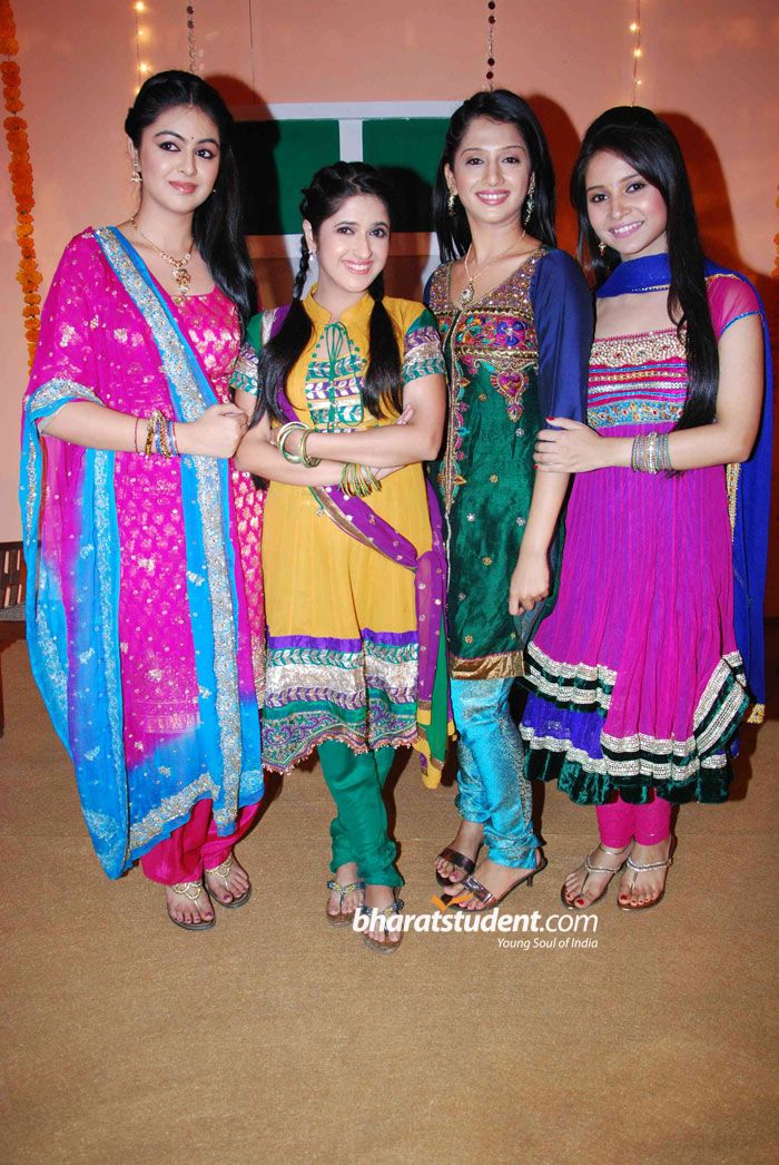 Shafaq Naaz, Neha Narang, Krutika Gaikwad, Vinny Arora - Decoration - HD Wallpaper 