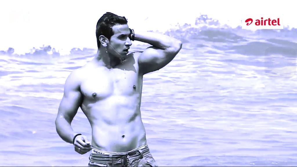 Ek Friend Zaroori Hota Hai - HD Wallpaper 