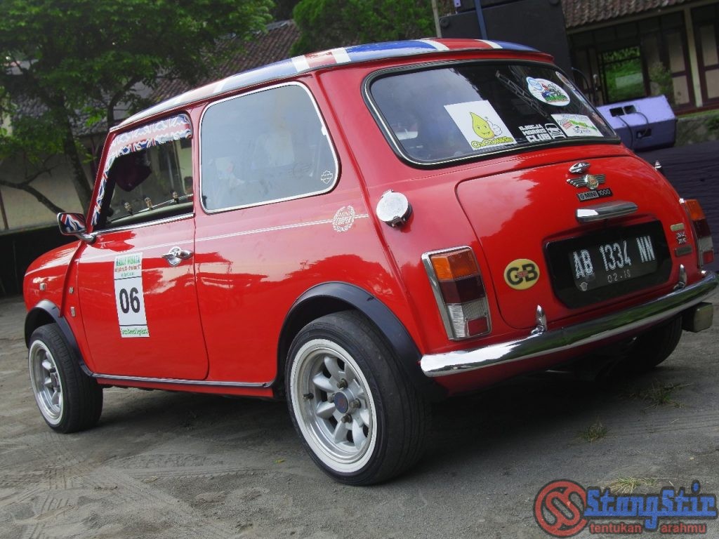 Mobil Mr Bean Tampak Belakang - HD Wallpaper 