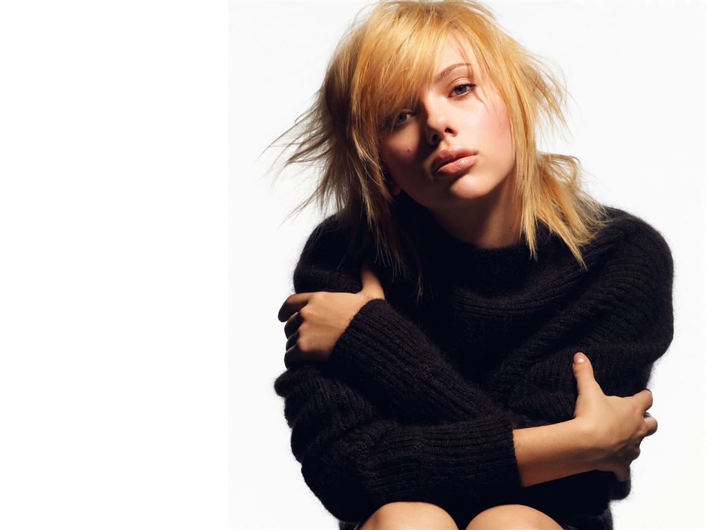 Scarlett Johansson Emo Hair - HD Wallpaper 