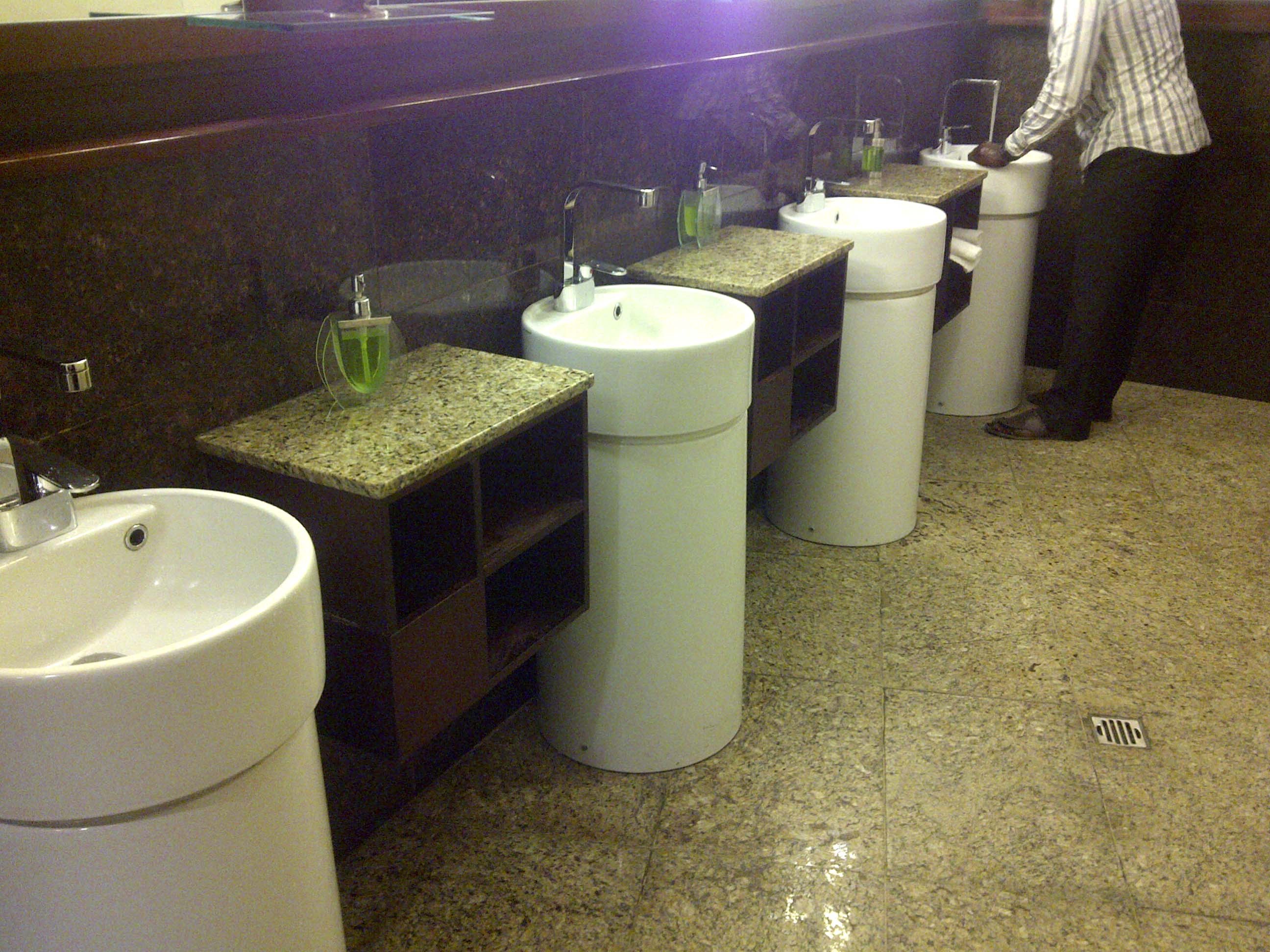 Bathroom Sink - HD Wallpaper 
