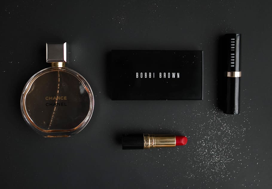 Black Makeup Pallet With Red Lipstick, Flat Lay Photography - Bobbi Brown - HD Wallpaper 