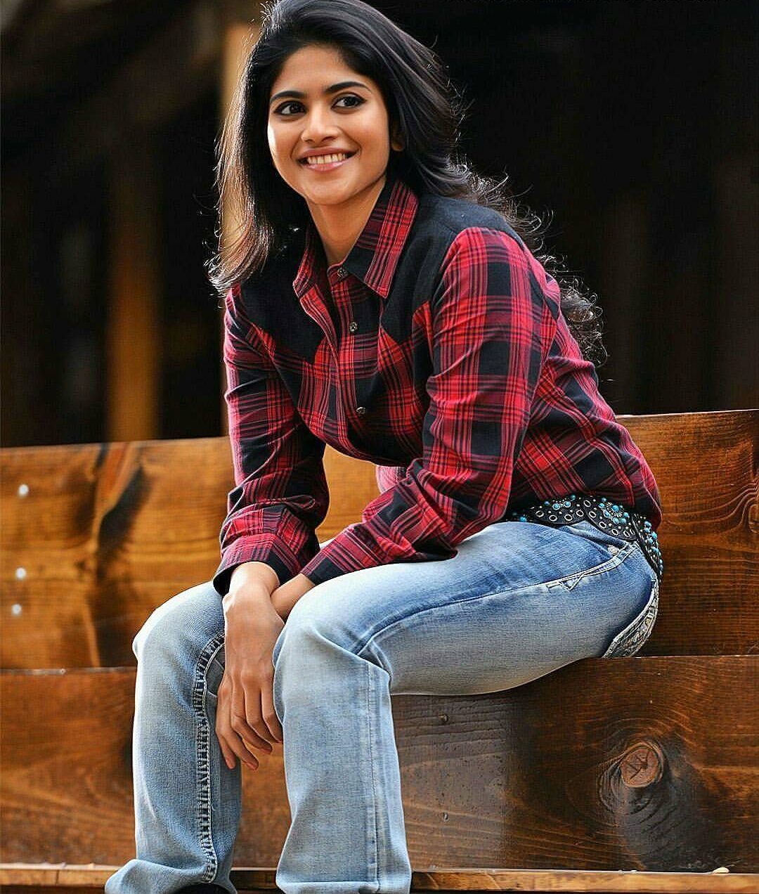 Megha Akash Images Hd - HD Wallpaper 