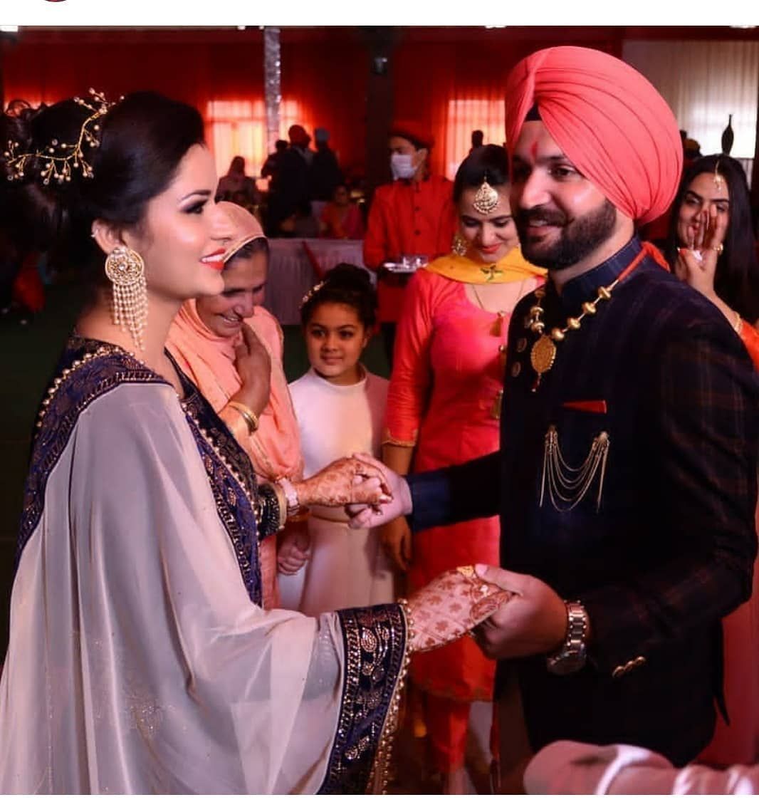 Cute Sardar Couple - HD Wallpaper 