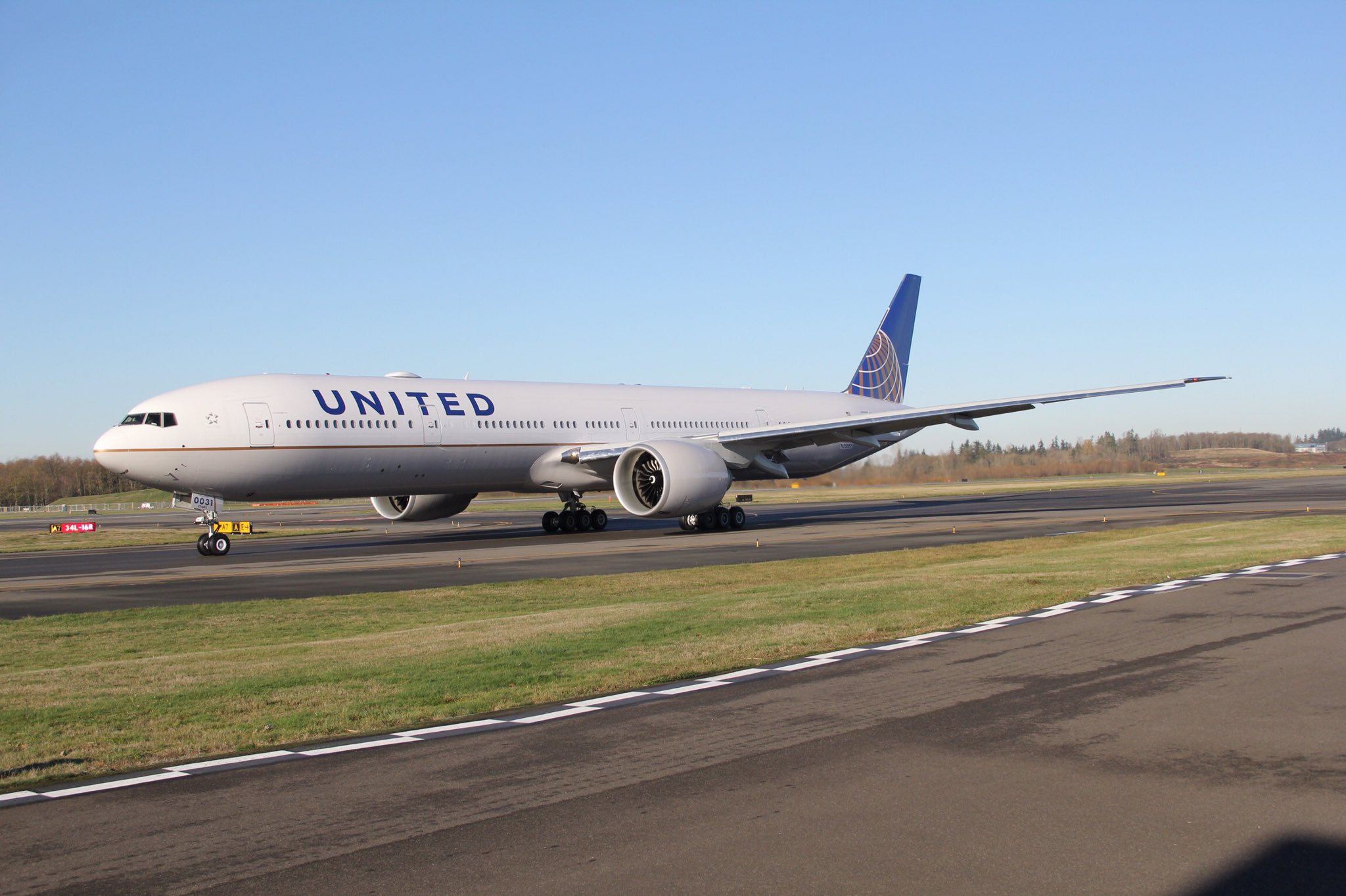 Boeing 777 - HD Wallpaper 