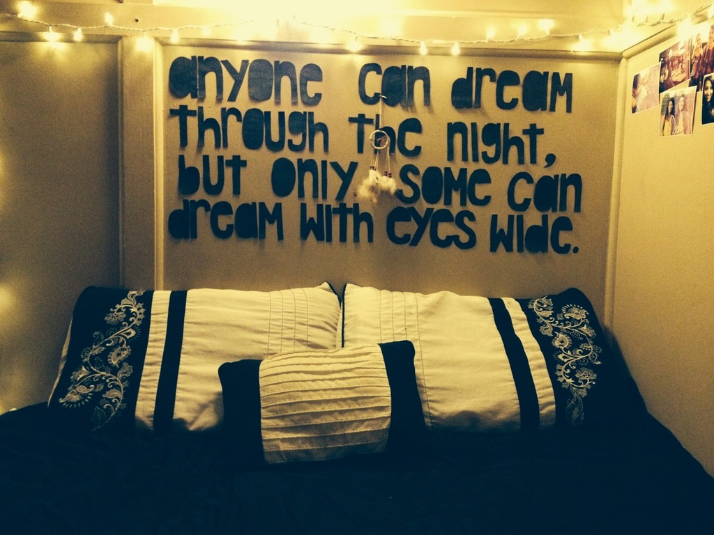 Lyrics Image - Bedroom - HD Wallpaper 