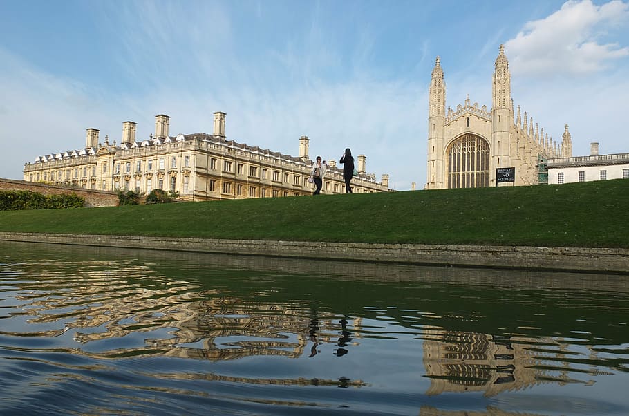 Concrete Building Near Body Of Water, Cambridge, Kings, - King's College - HD Wallpaper 
