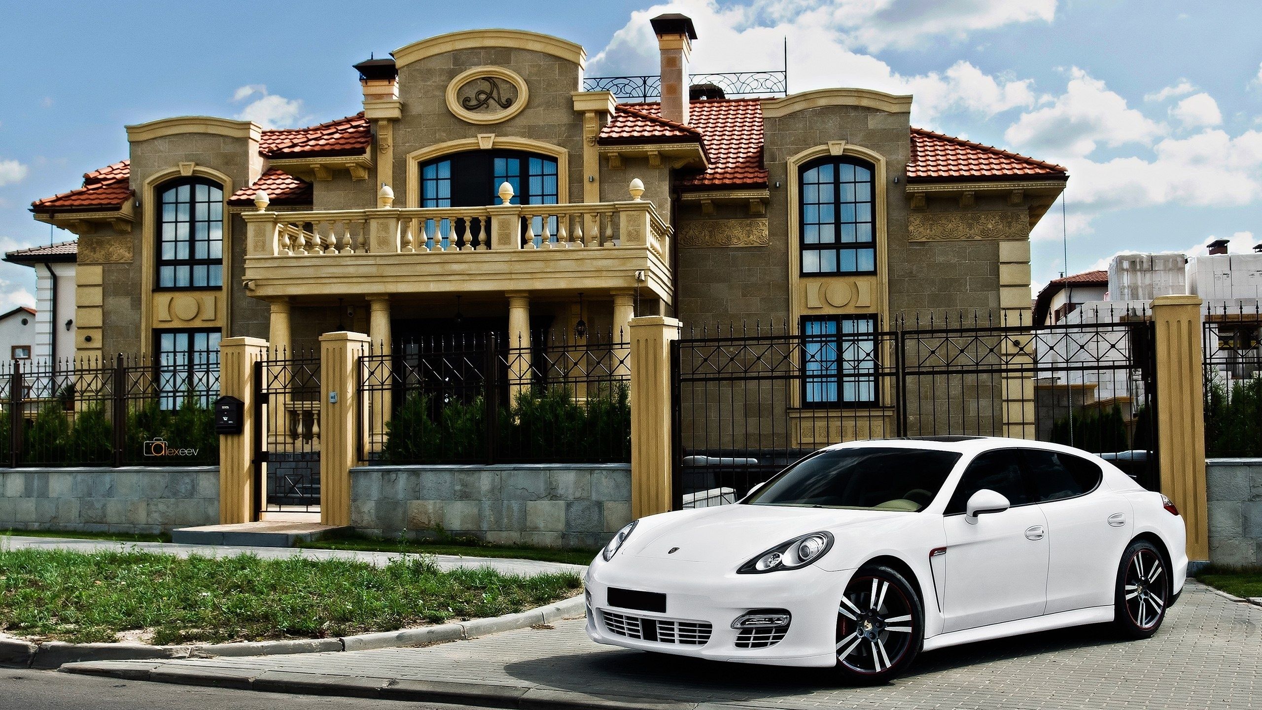 Beautiful House And Cars - HD Wallpaper 
