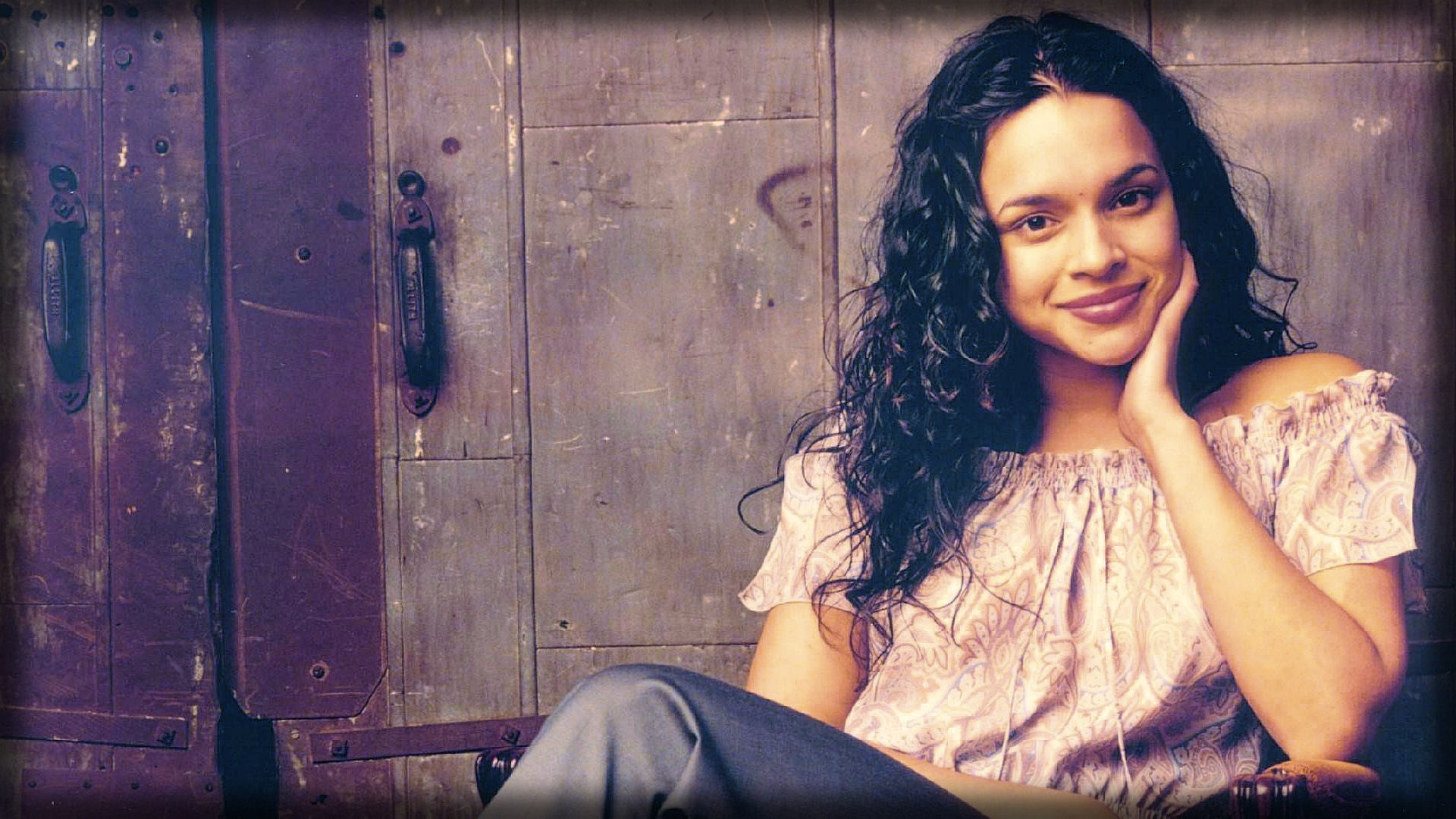 Norah Jones Wallpaper Hd - HD Wallpaper 