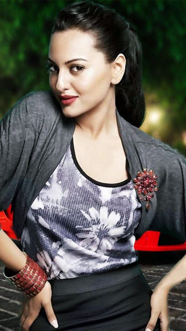 Sonakshi Sinha And Hrithik Roshan - HD Wallpaper 