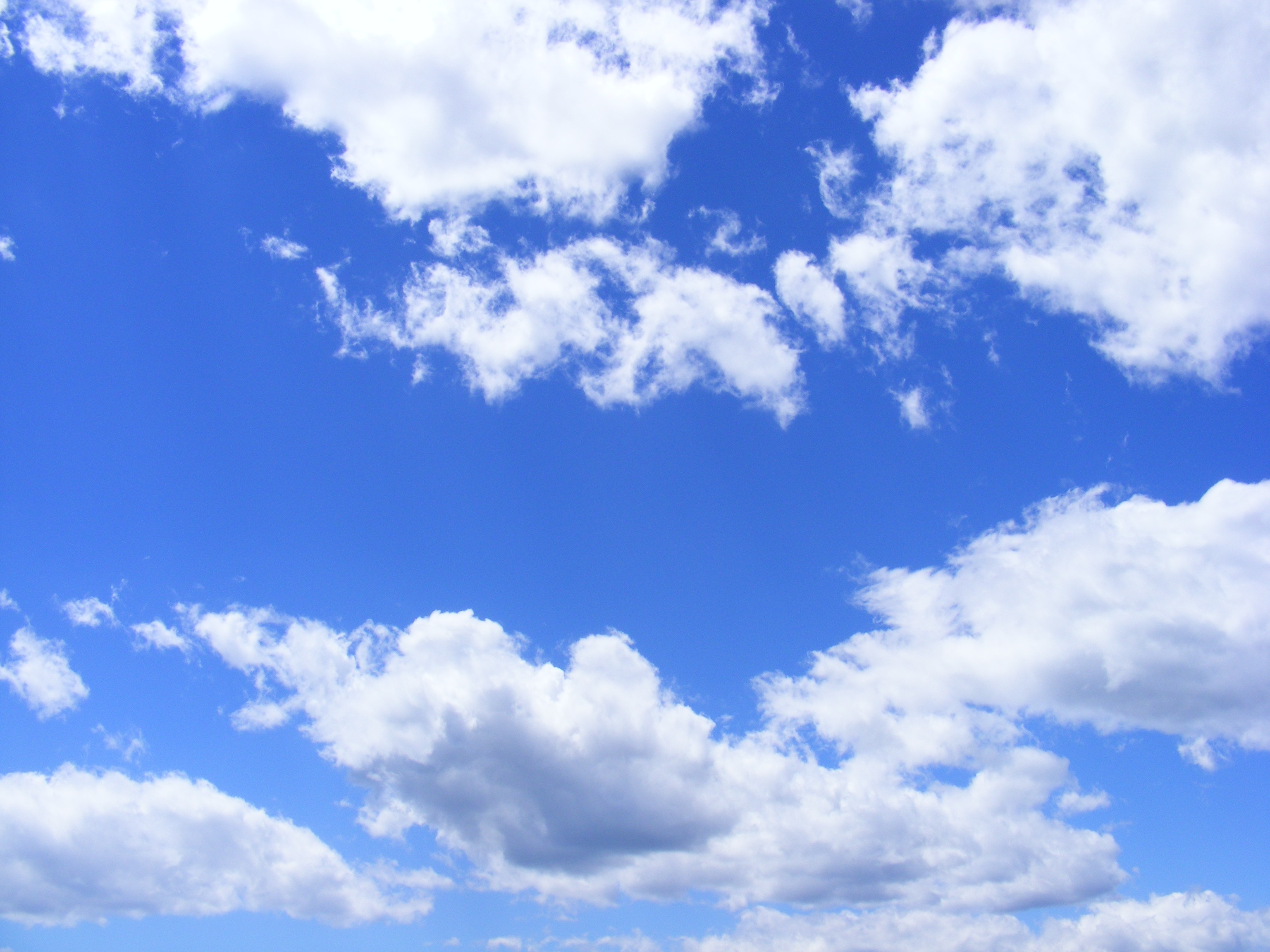 Blue Sky With Clouds - HD Wallpaper 