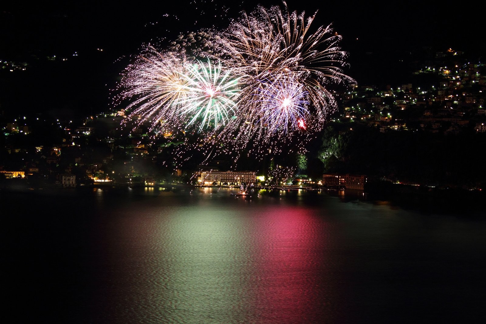 Live Fireworks Wallpaper - Fireworks - HD Wallpaper 