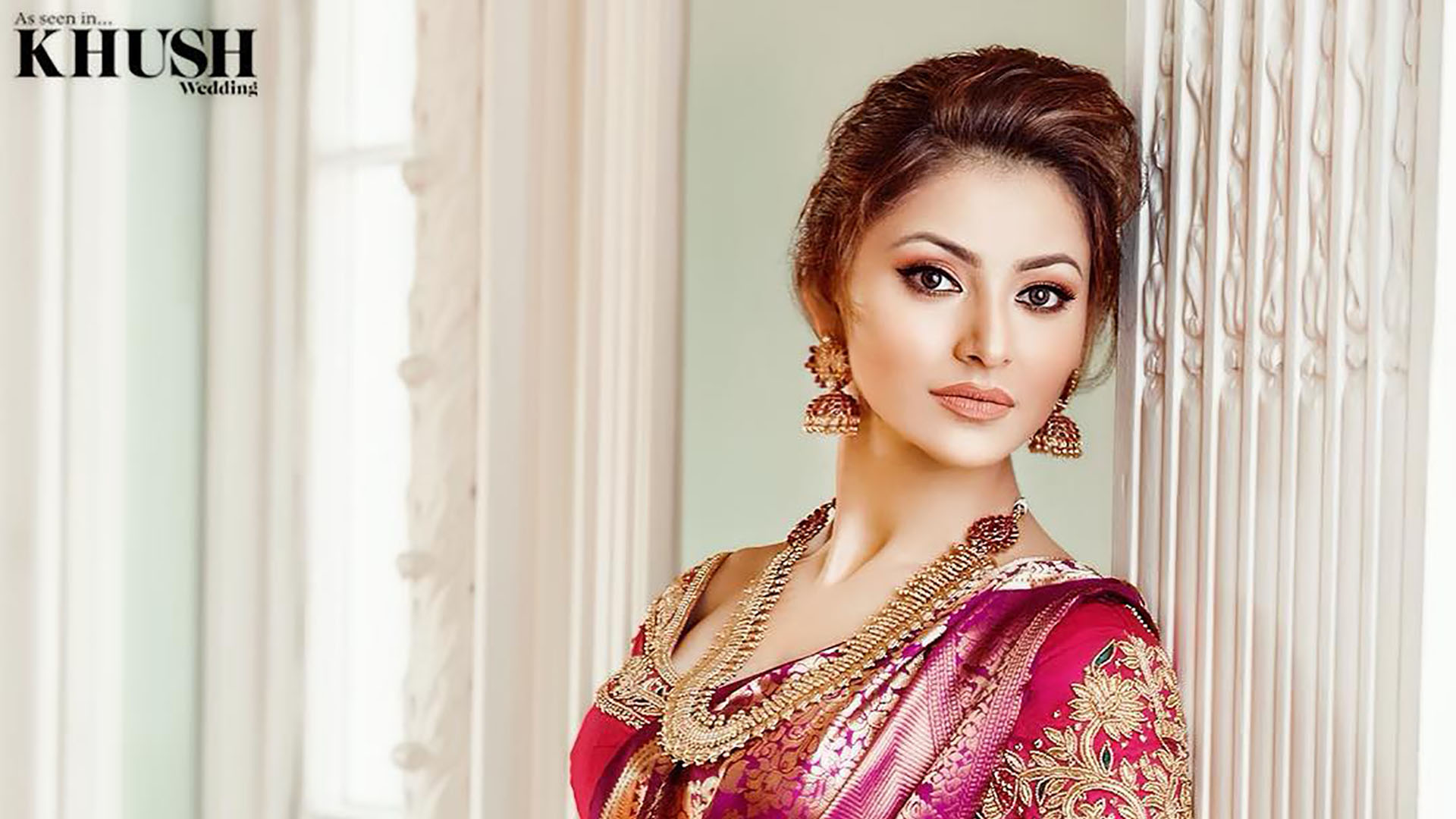 Urvashi Rautela Background Wallpaper - Urvashi Rautela New - HD Wallpaper 