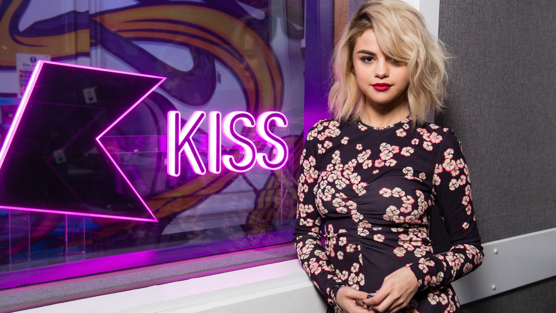 Selena Gomez Kiss Radio - 4k Wallpaper Selena Gomez - HD Wallpaper 
