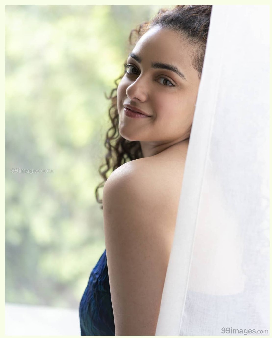 Nithya Menen - HD Wallpaper 