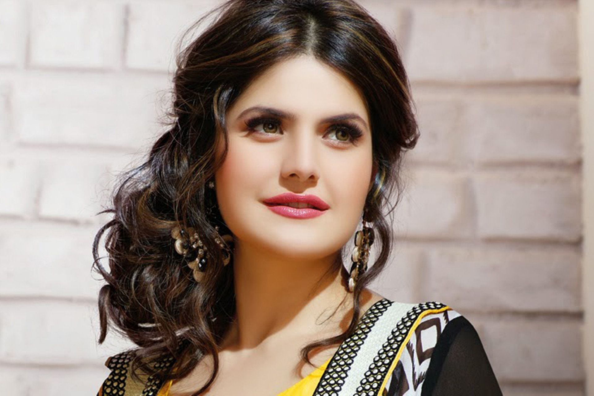 Zareen Khan Image - Hd Wallpaper Zarine Khan - HD Wallpaper 
