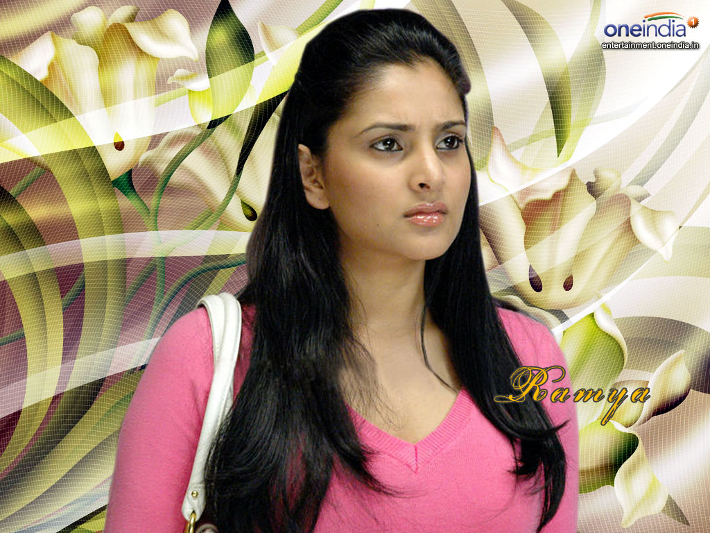 Mallu Actress Ramya - Ramya Surya So Krishnan - HD Wallpaper 