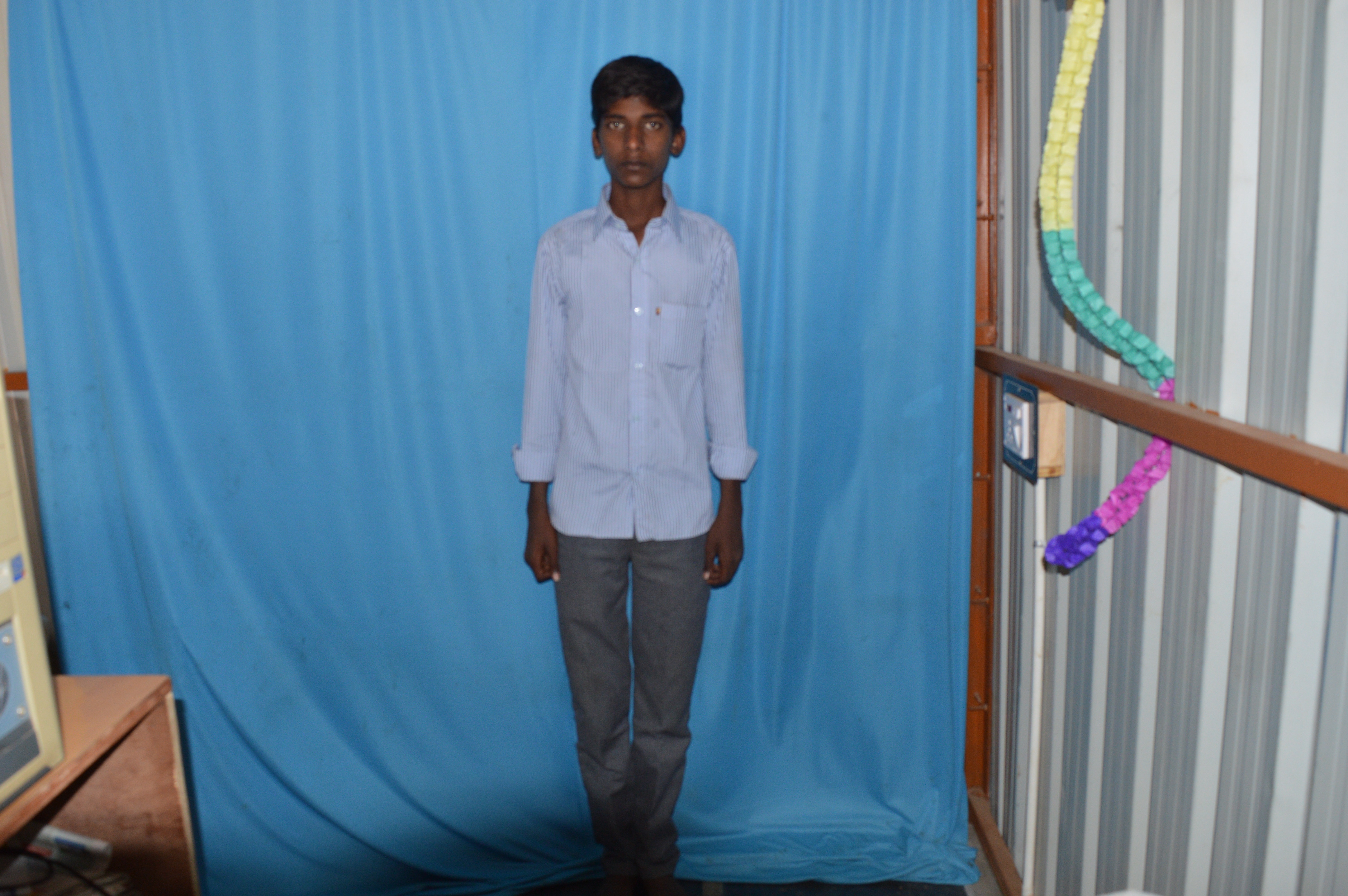 Standing - HD Wallpaper 