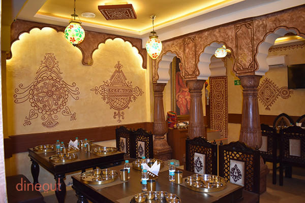 Ghoomar Traditional Thali Restaurant Photos - Kitchen & Dining Room Table - HD Wallpaper 