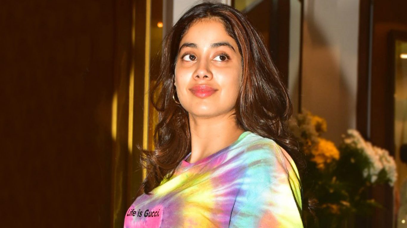Janhvi Kapoor Tied - HD Wallpaper 
